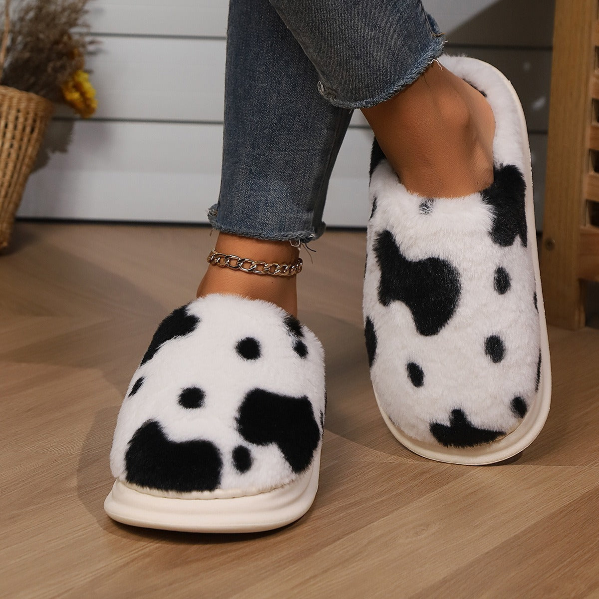 Cute Cow Spotted Plush Slippers Winter Warm Non-slip Bedroom Floor Fuzzy Slipper Couple Women House Shoes