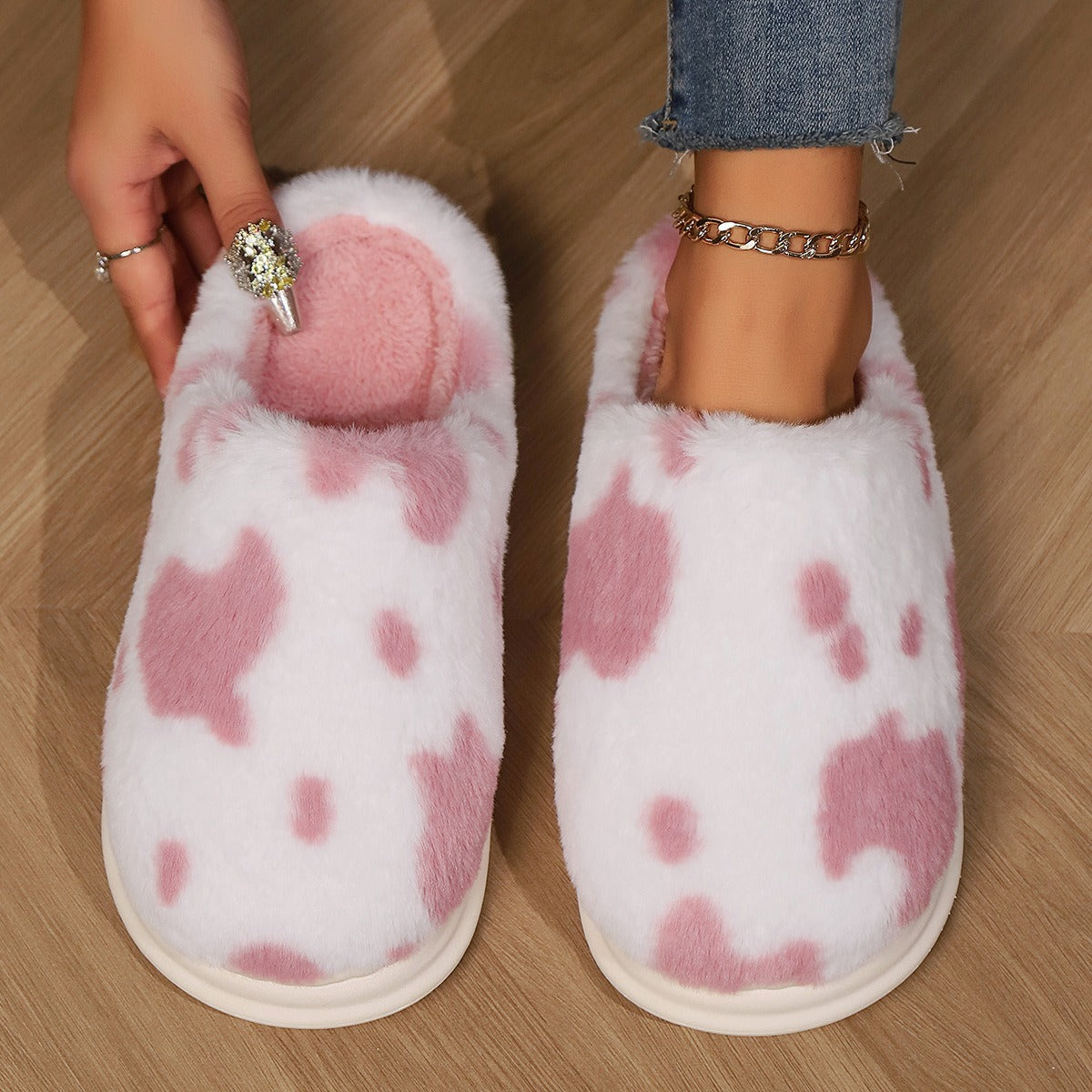 Cute Cow Spotted Plush Slippers Winter Warm Non-slip Bedroom Floor Fuzzy Slipper Couple Women House Shoes