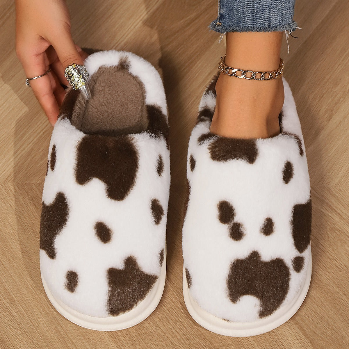 Cute Cow Spotted Plush Slippers Winter Warm Non-slip Bedroom Floor Fuzzy Slipper Couple Women House Shoes